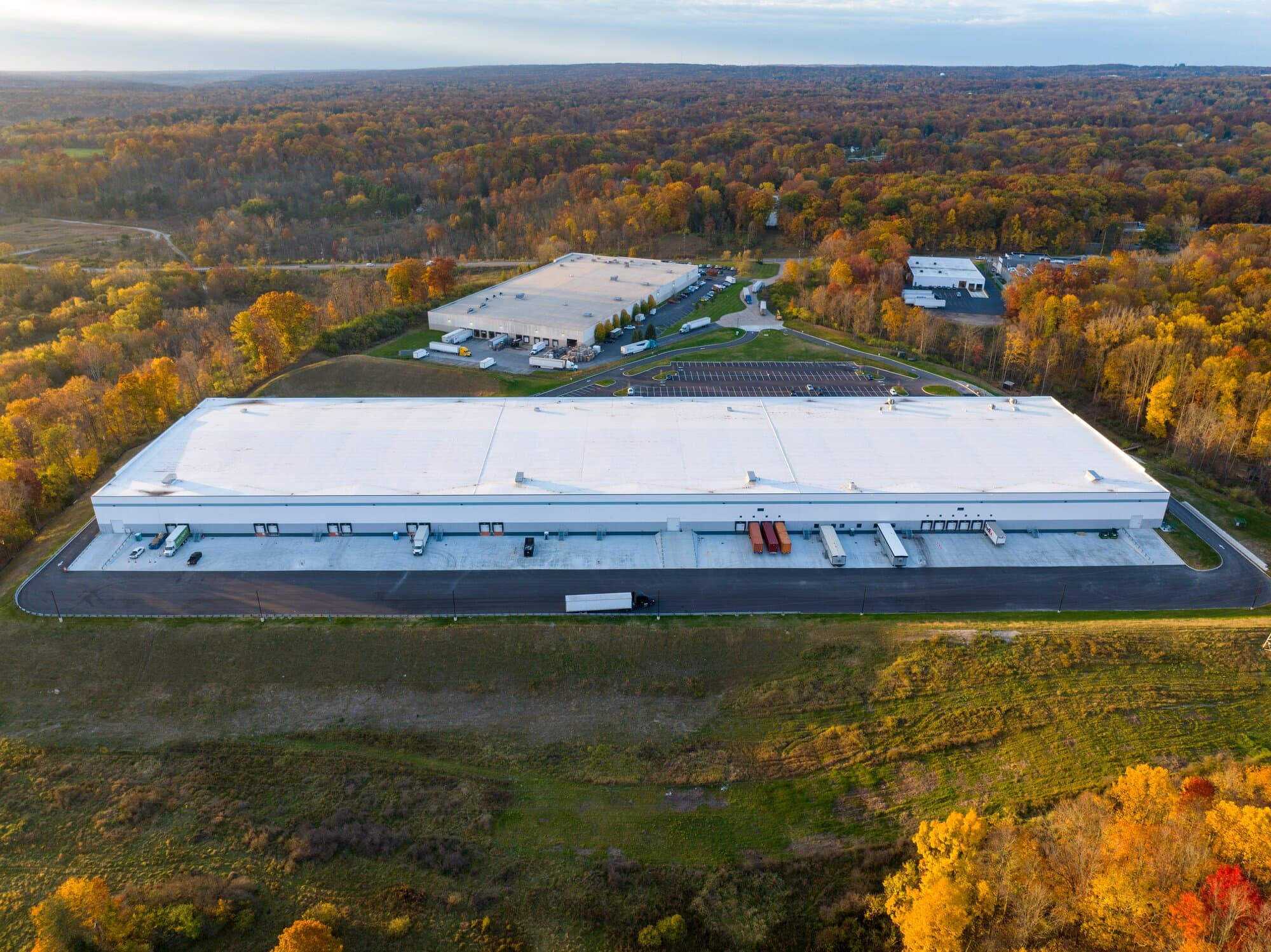 Aerial image of flex warehouse and surrounding greenery.
